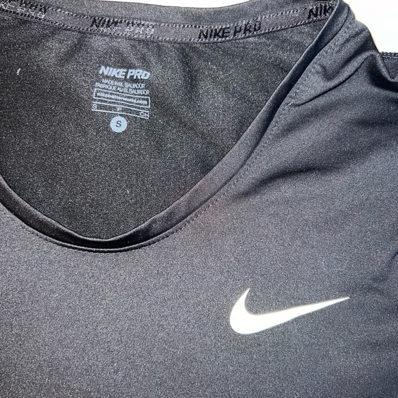Women’s Nike Pro top - Picture 4 of 6